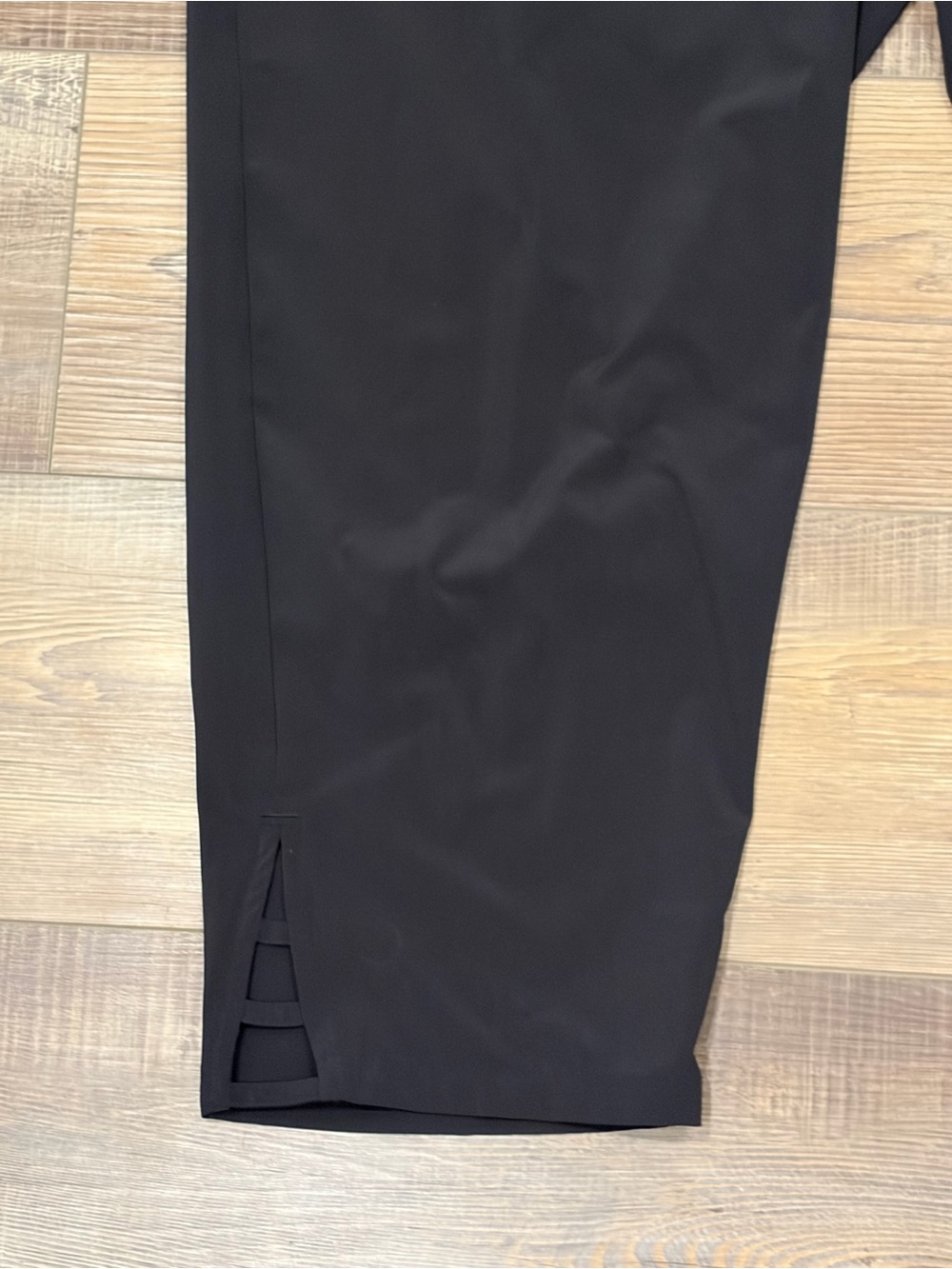 Talbots Black Pull-On Capris hem Detail zipper pockets Sz X1 relaxed fit comfy - Picture 3 of 15